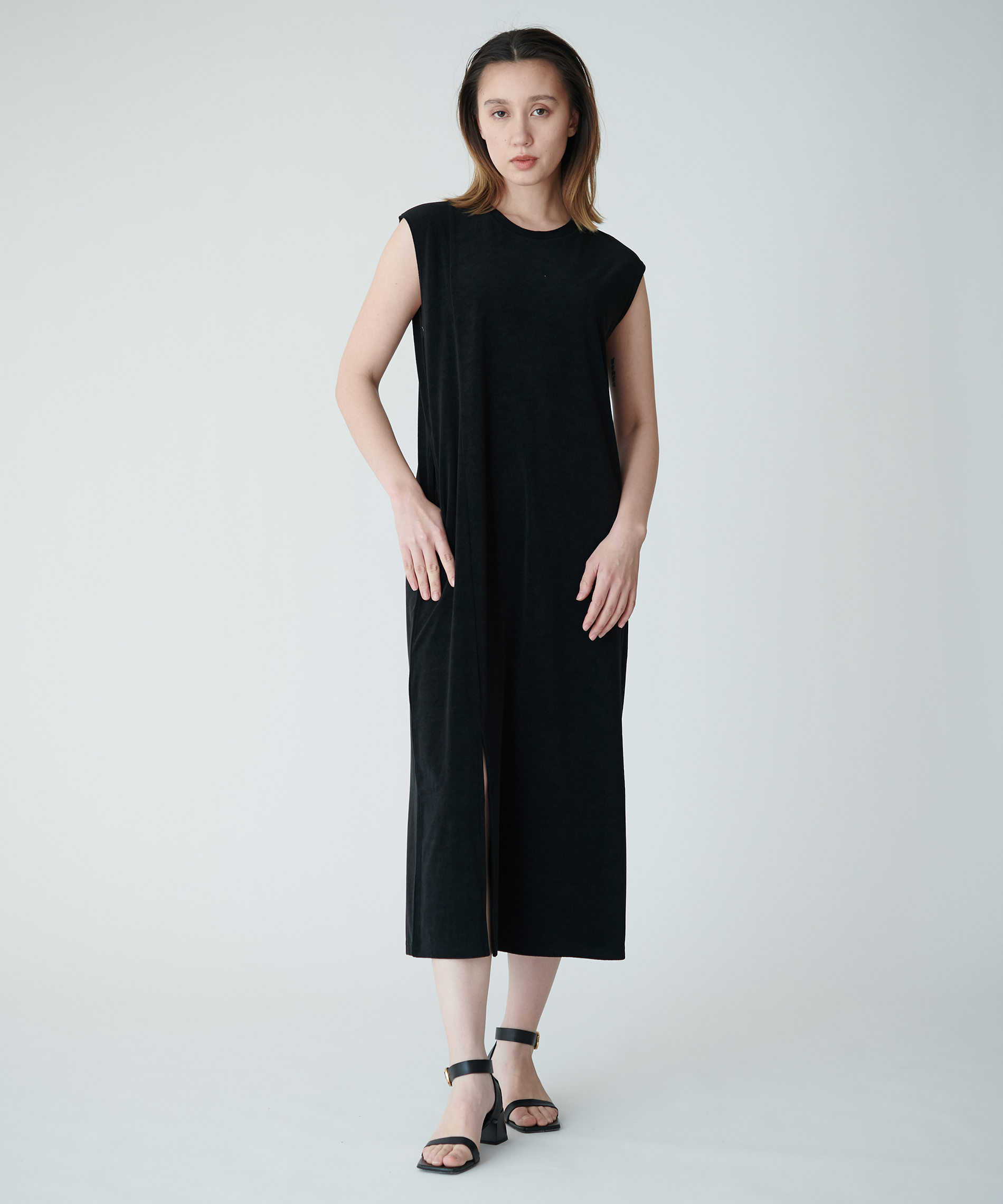 フロントスリットノースリーブワンピース – FACE SANS FARD フロントスリットノースリーブワンピース – FACE SANS FARD