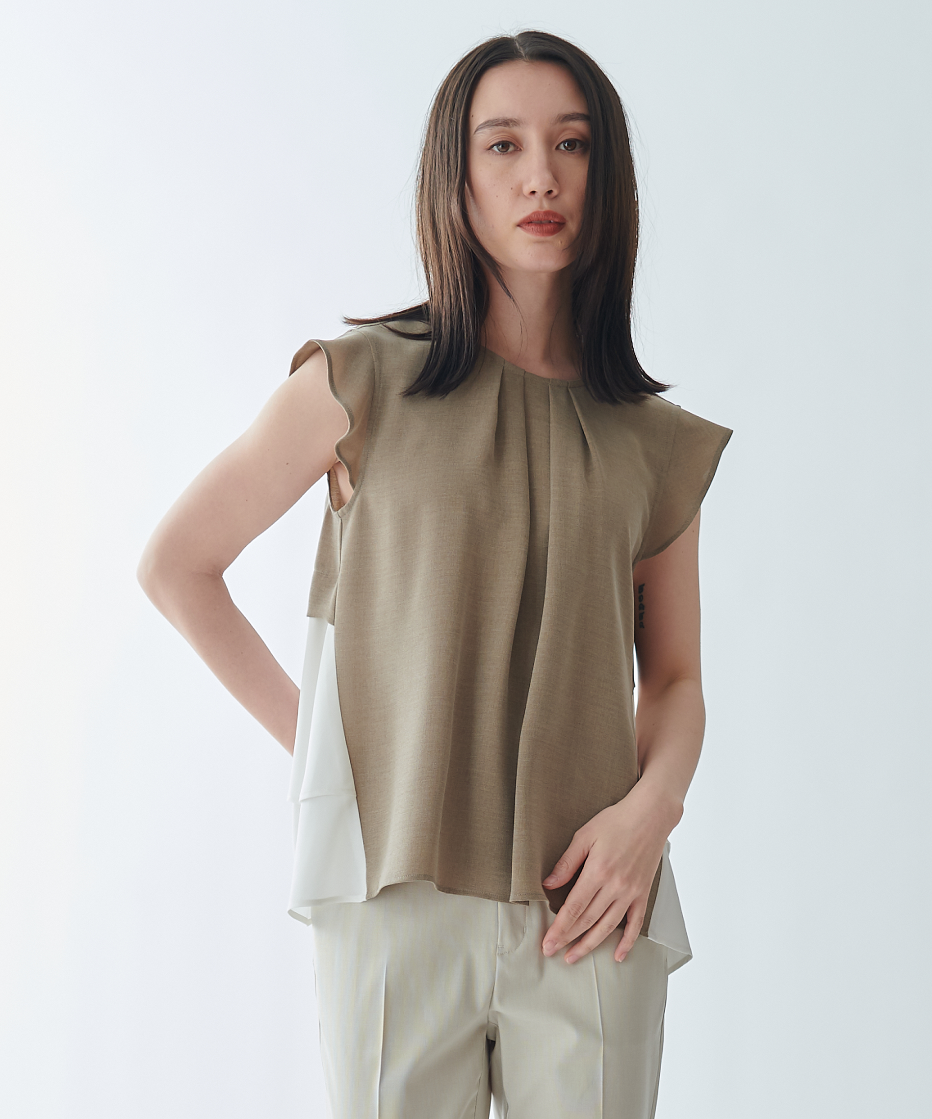 美品☆セオリー、ラッフルフレアノースリーブブラウス、Mサイズ 290359.png?v=1746668099