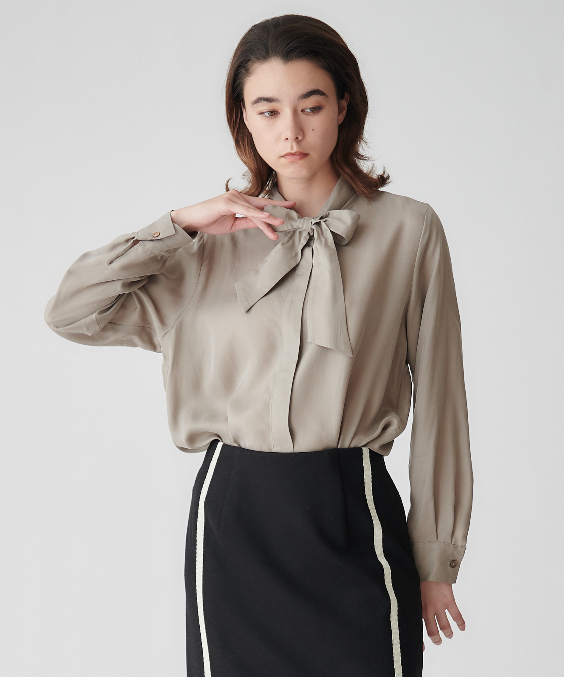 ☆新品タグ付 定価21780円 ベアトリス ボウタイ パールブラウス『38』 ボウタイデザインブラウス – FACE SANS FARD