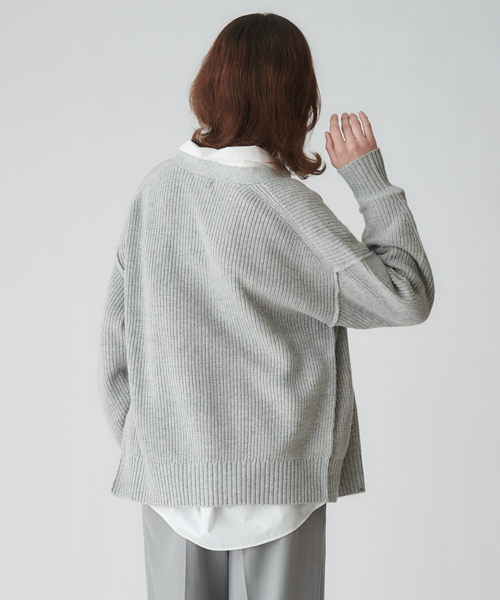 レタリング刺繍ニットカーディガン