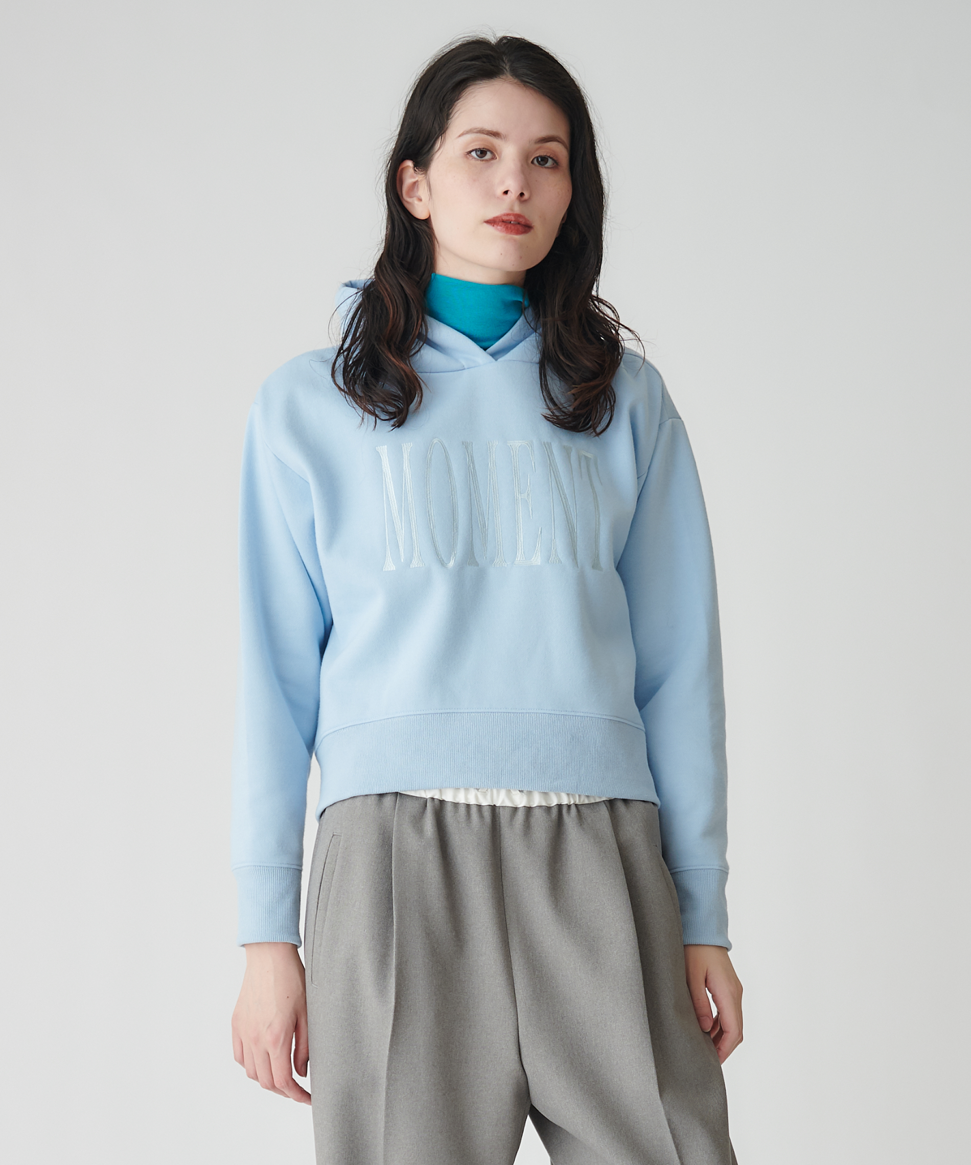 MOMENT刺繍ロゴスウェット – FACE SANS FARD