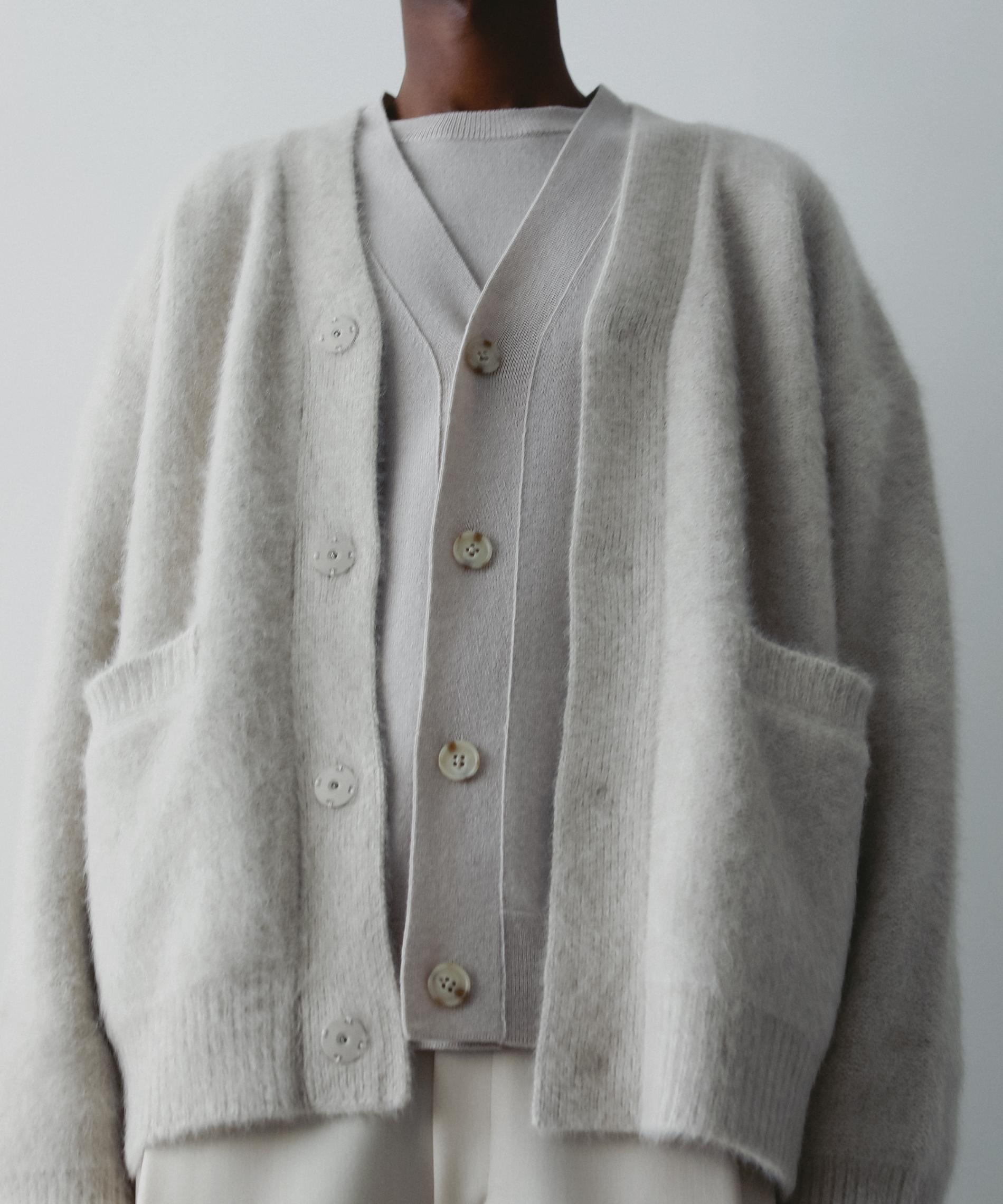 カシミヤVネックカーディガン – FACE SANS FARD
