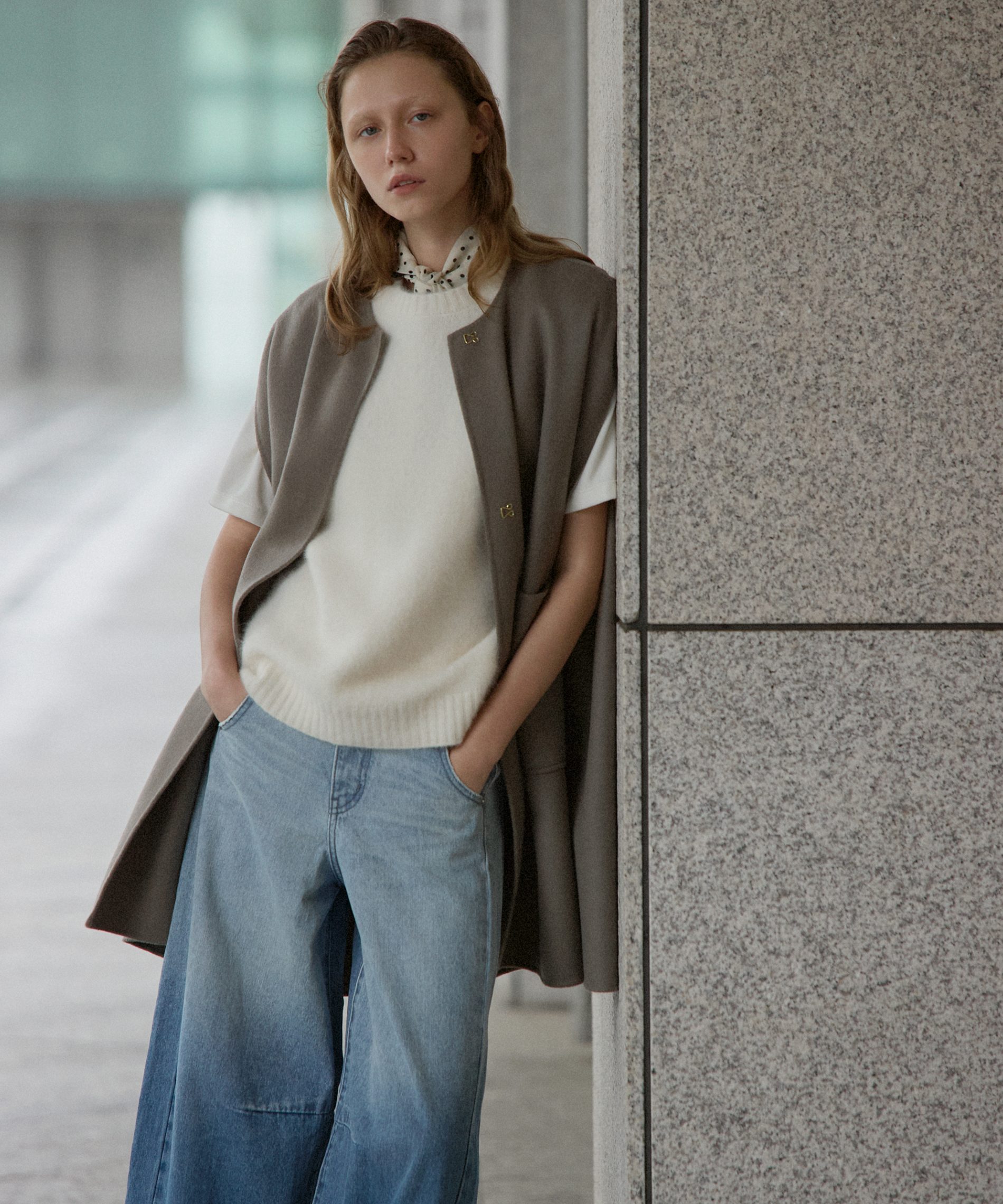 フォックスウール クルーネックノースリーブジレ – FACE SANS FARD