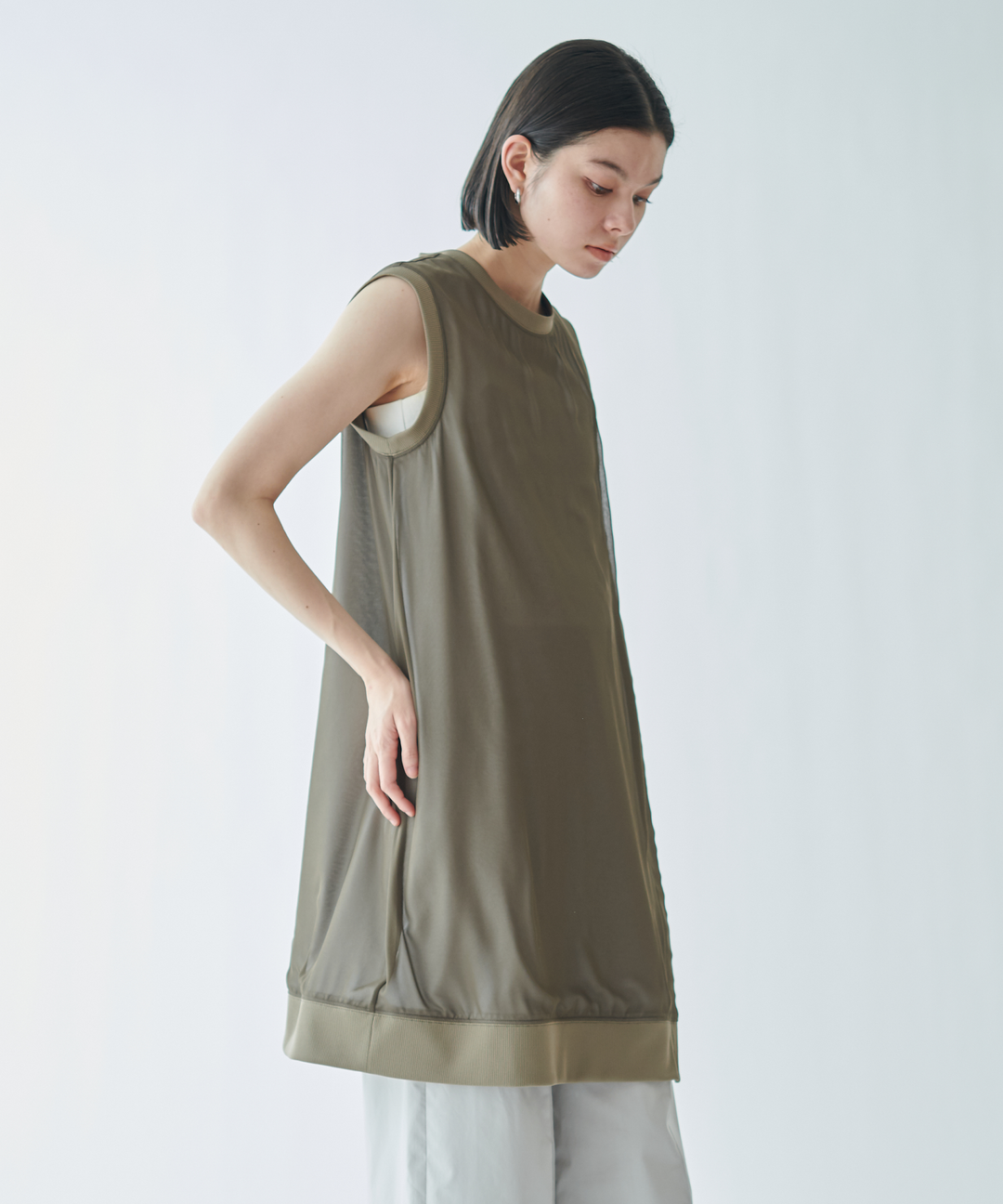 プリーツプリーズ8月 新作 WAVE シリーズ ハイネックノースリーブ プリーツプリーズ8月 新作 WAVE シリーズ ハイネックノースリーブ