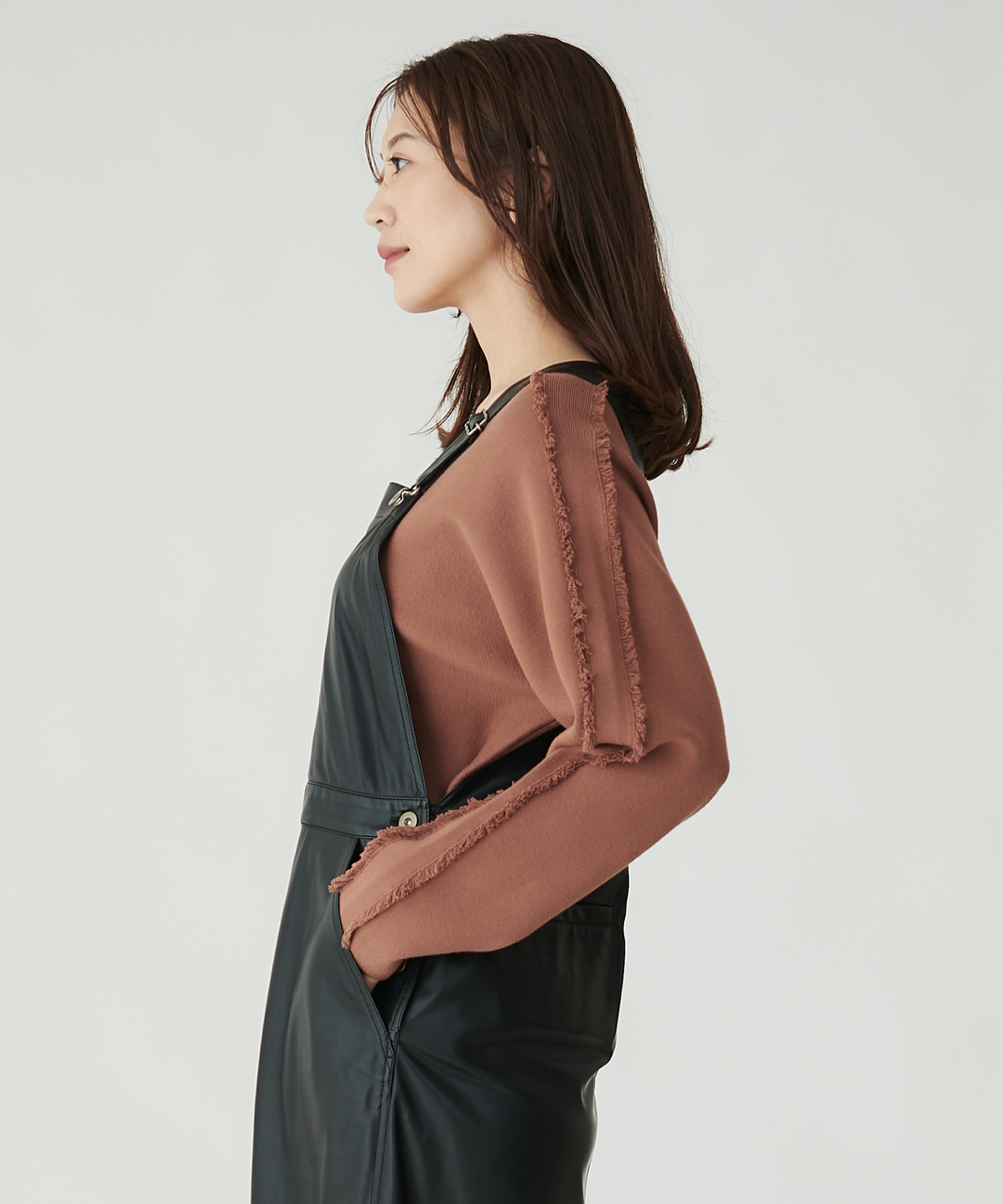 シンセティックレザーグロスサロペット – FACE SANS FARD シンセティックレザーグロスサロペット – FACE SANS FARD