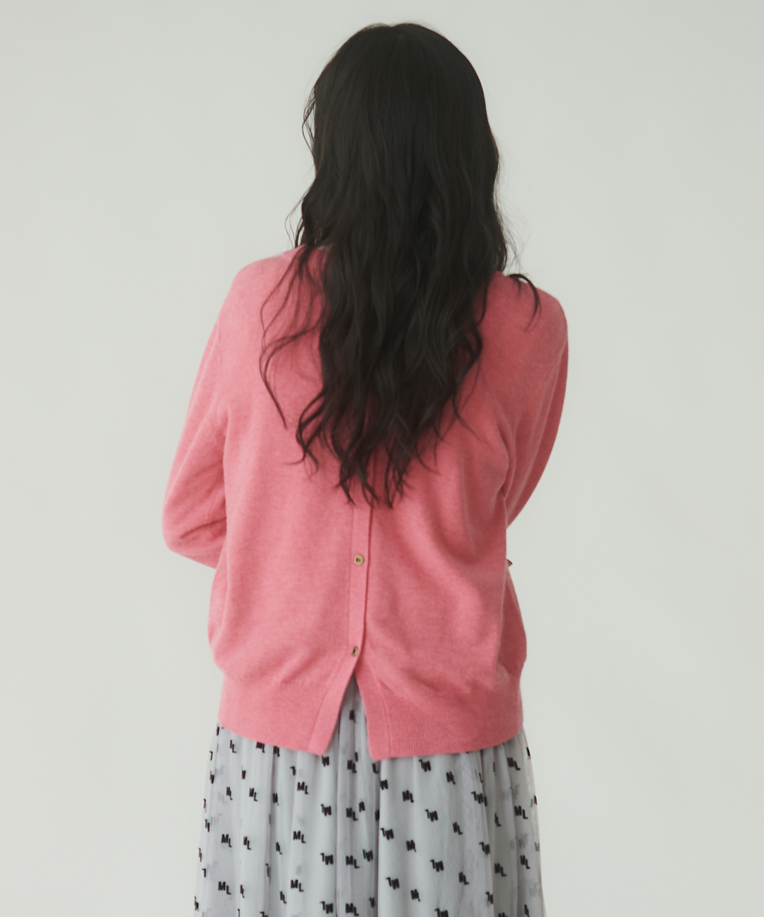 ウールカシミヤバックボタンニット – FACE SANS FARD ウールカシミヤバックボタンニット – FACE SANS FARD