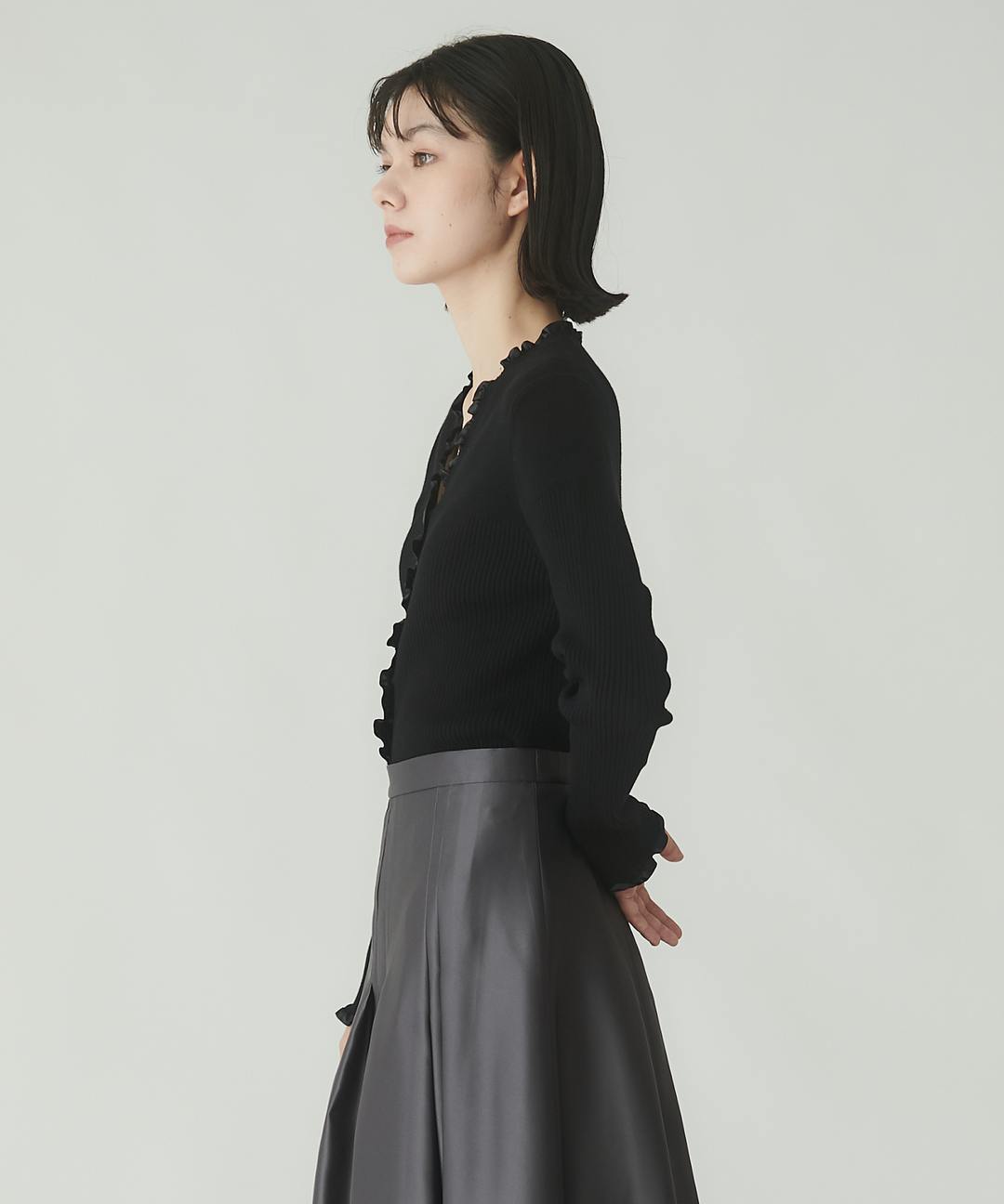 フリルVネックニットカーディガン – FACE SANS FARD フリルVネックニットカーディガン – FACE SANS FARD