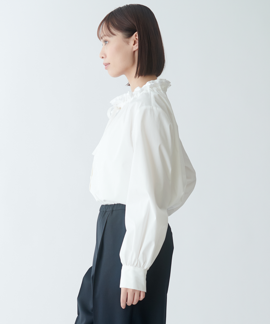 オーガンジーパイピングフリルブラウス – FACE SANS FARD オーガンジーパイピングフリルブラウス – FACE SANS FARD