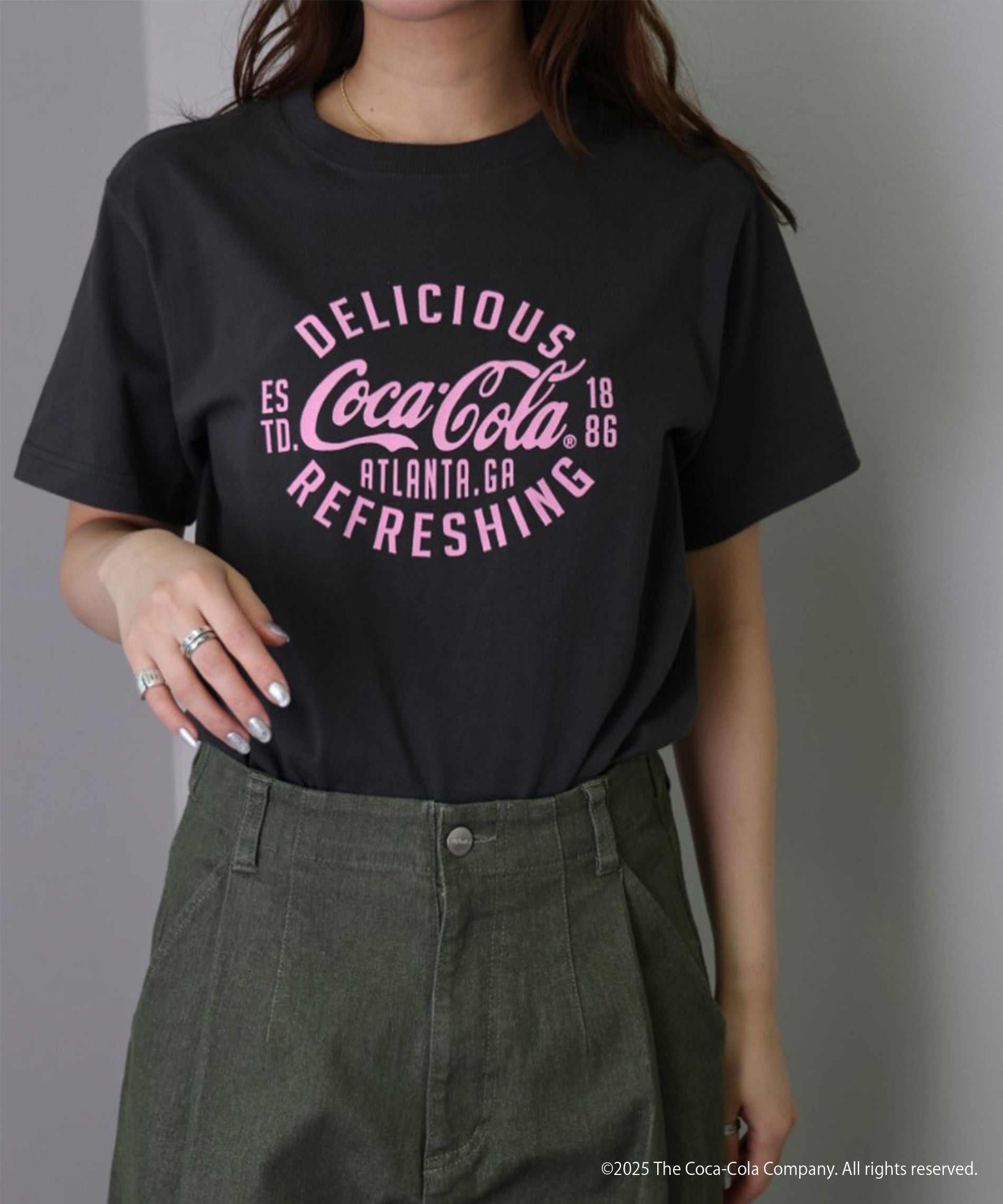 コカ・コーラ ロゴプリントTシャツ – FACE SANS FARD コカ・コーラ ロゴプリントTシャツ – FACE SANS FARD
