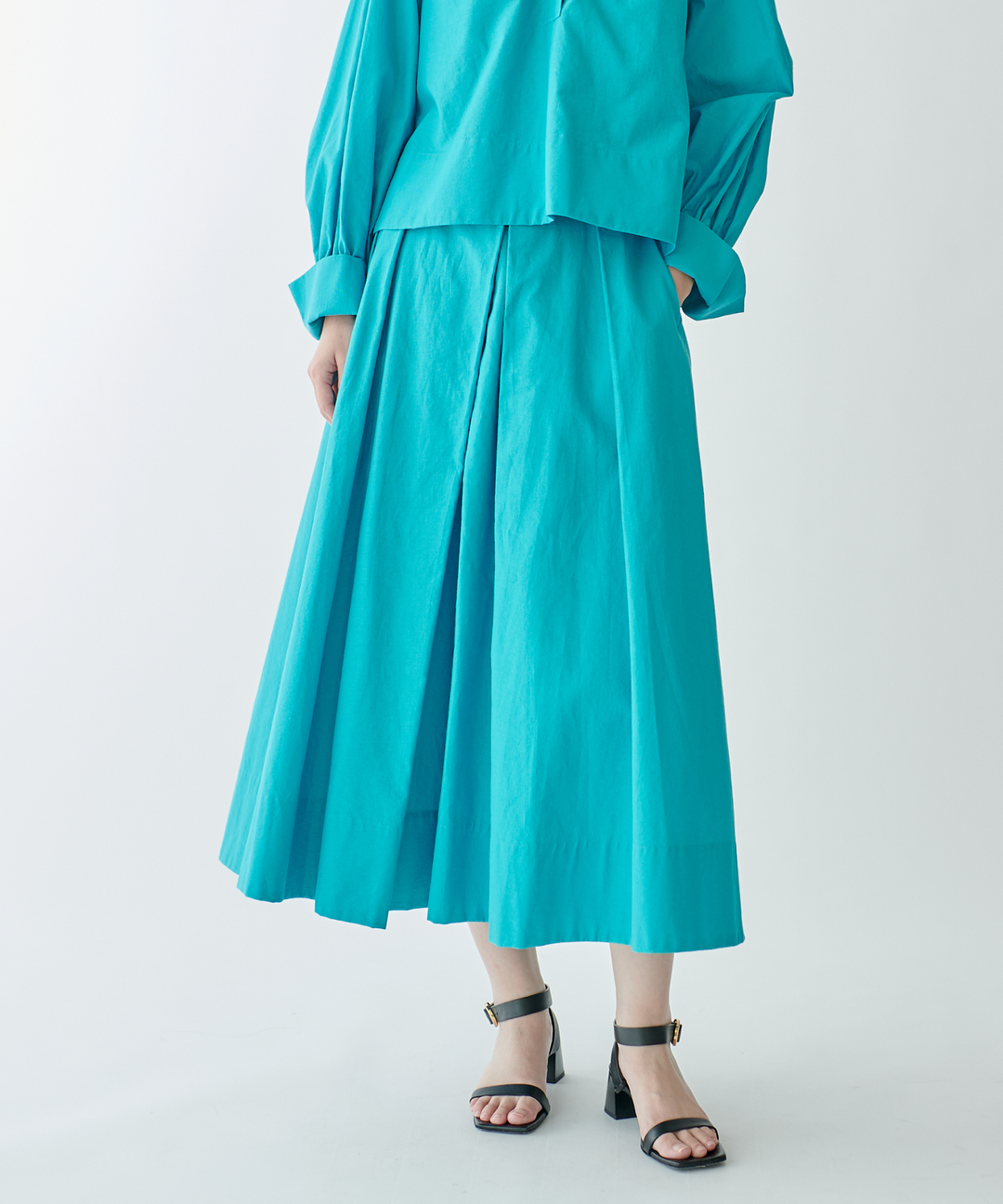 アシンメトリータックフレアスカート – FACE SANS FARD アシンメトリータックフレアスカート – FACE SANS FARD