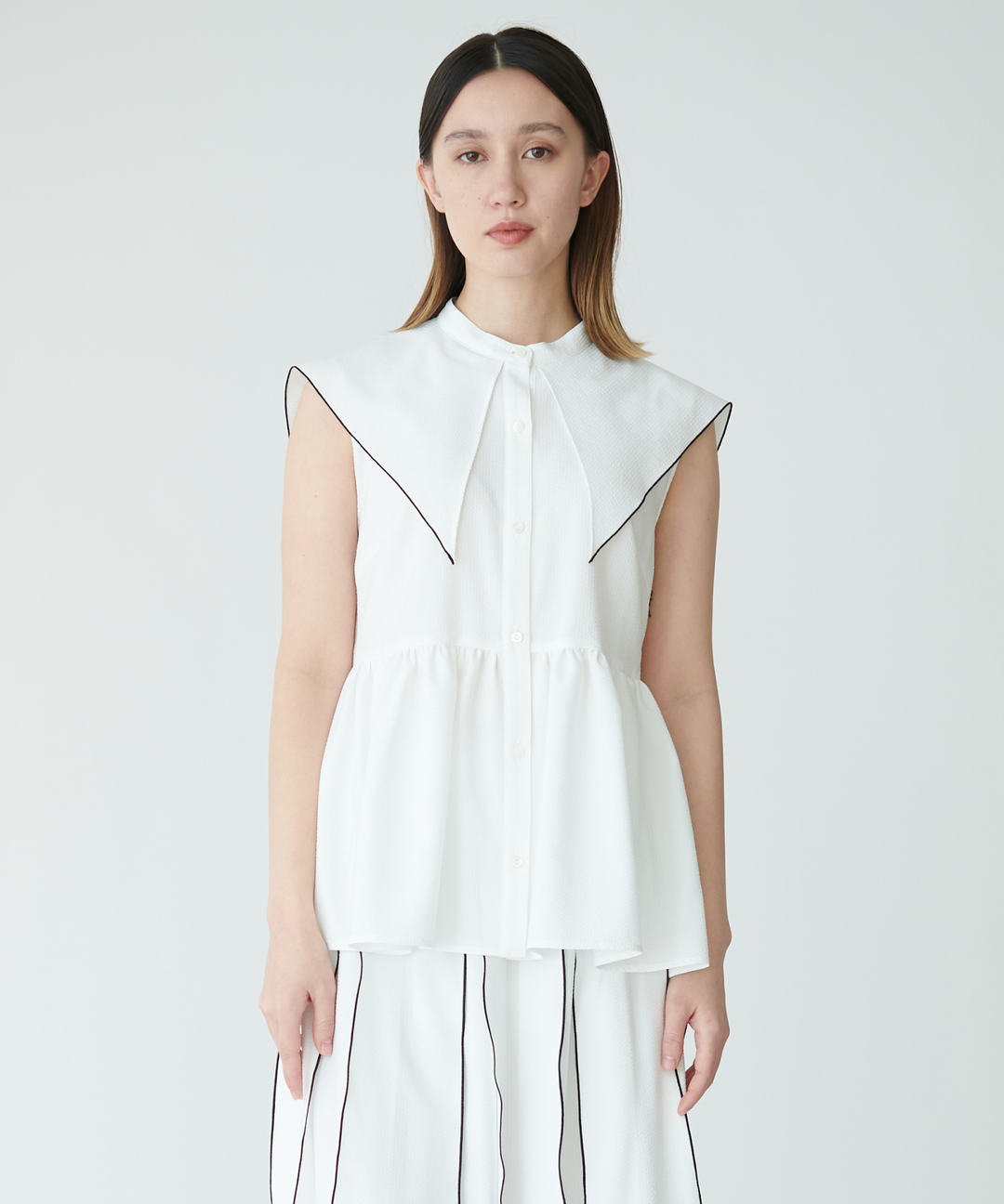 サッカーストライプノースリーブブラウス – FACE SANS FARD サッカーストライプノースリーブブラウス – FACE SANS FARD