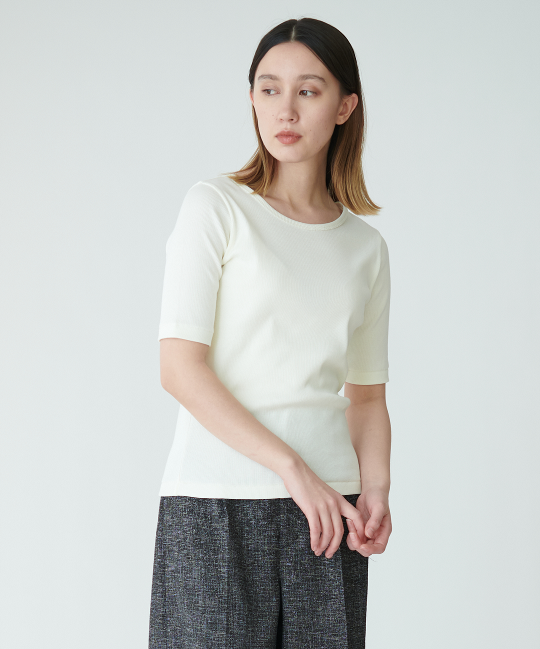 BEATRICE – FACE SANS FARD BEATRICE – FACE SANS FARD