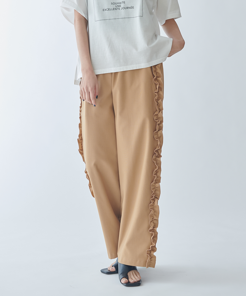 みゃん サイドフリルテーパードパンツ – FACE SANS FARD