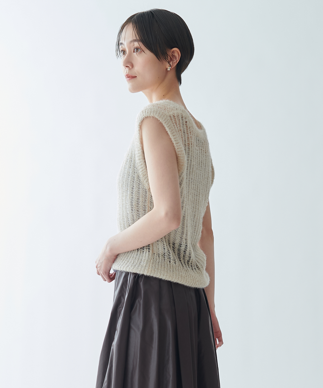 メッシュノースリーブニット