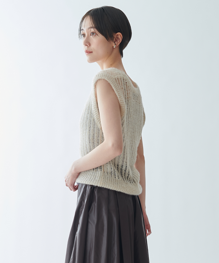 メッシュノースリーブニット