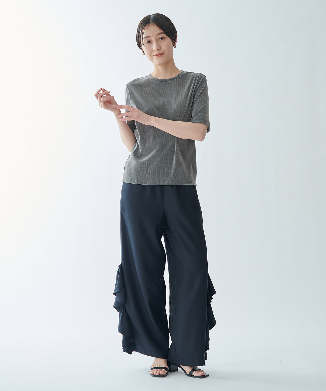 フリルワイドパンツ