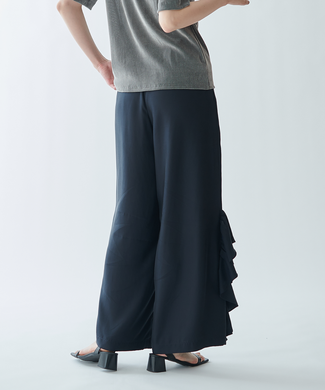 フリルワイドパンツ