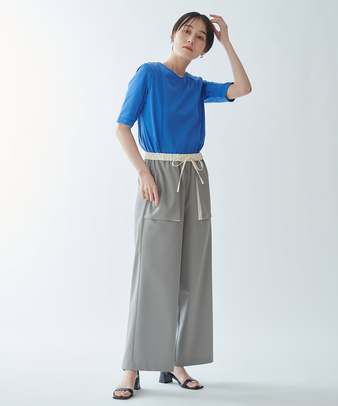 ピンタックTシャツ