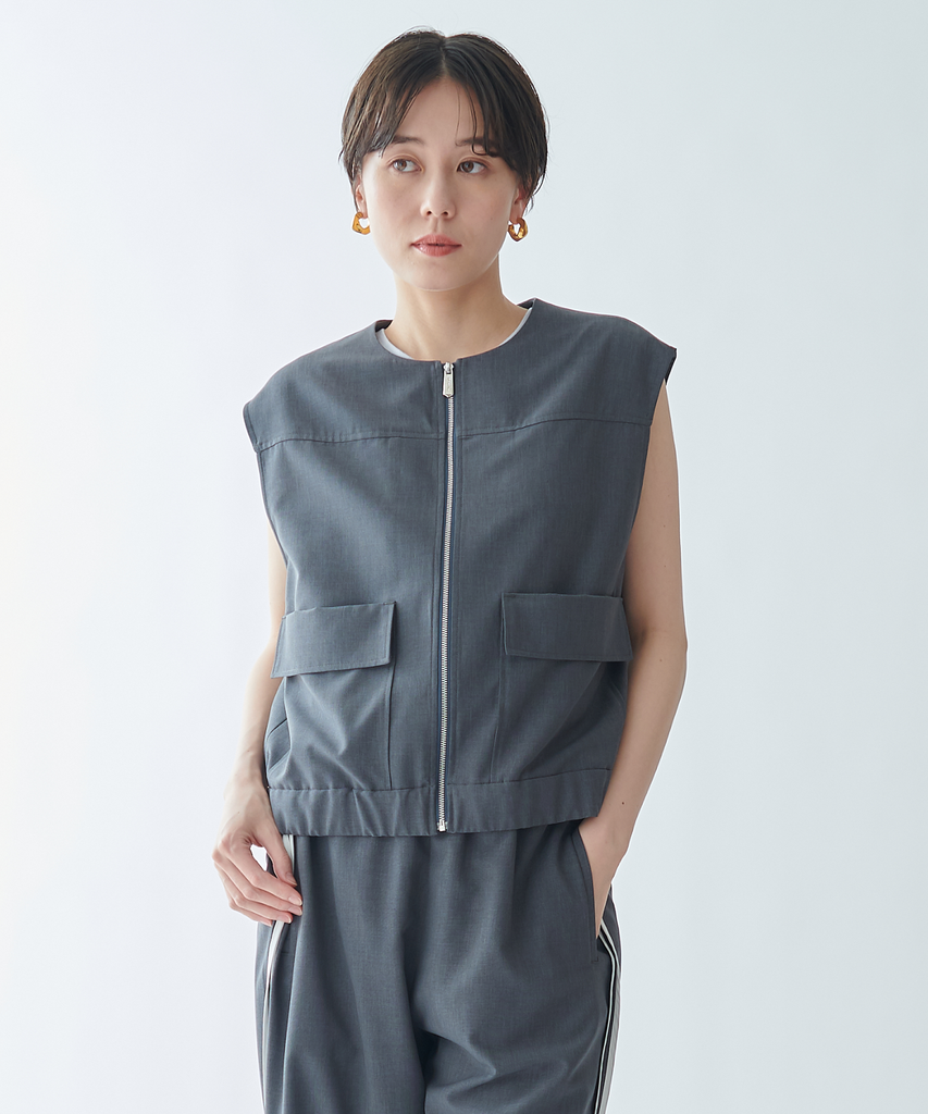 MARK & LONA フード付きベスト レッド/ベージュ MARK & LONA フード付きベスト レッド/ベージュ MARK & LONA