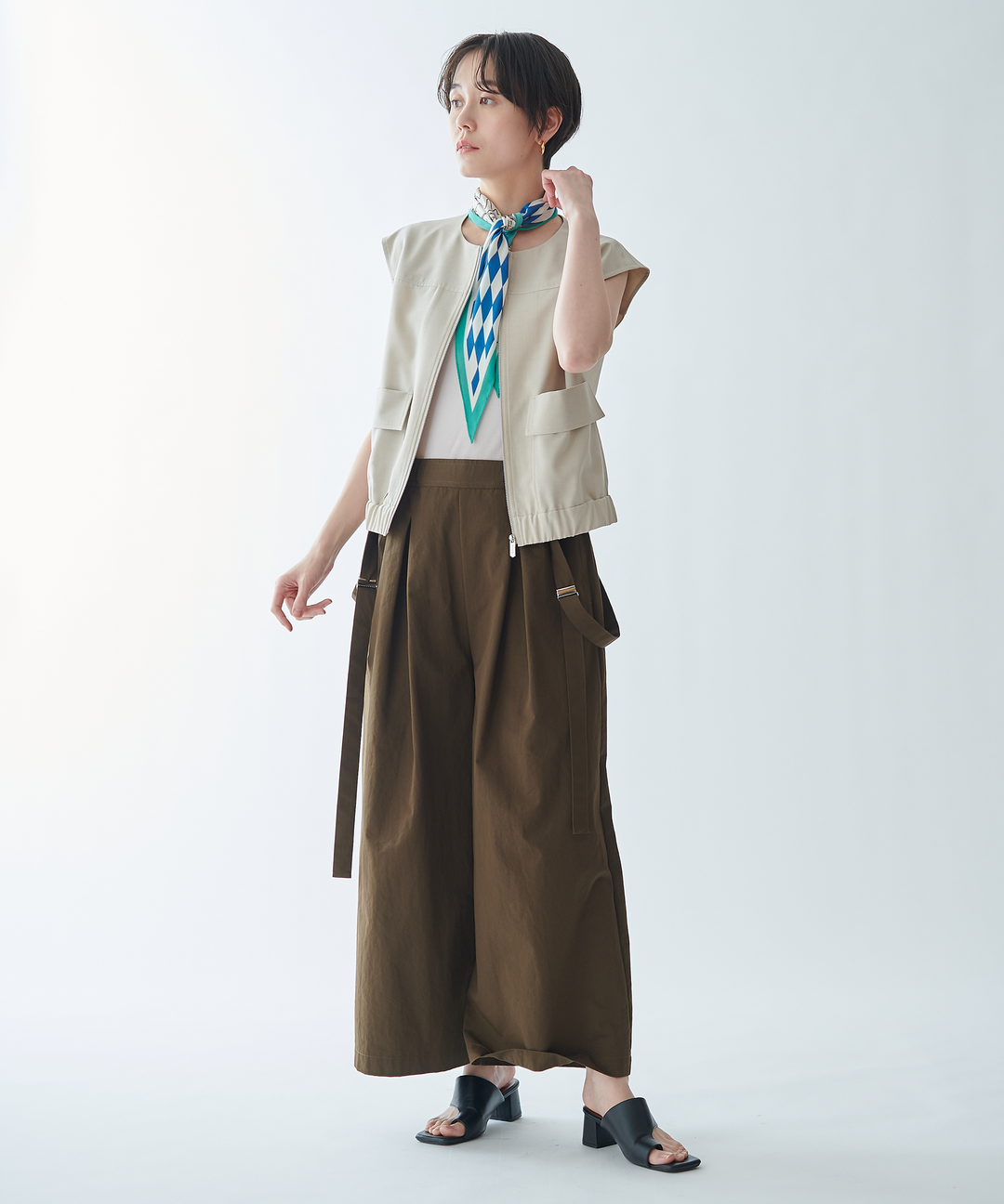 サスペンダー付きワイドパンツ