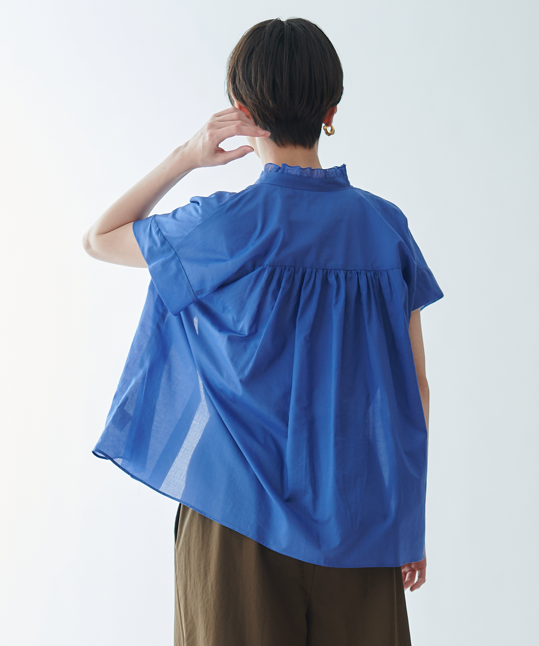 ウエストタックブラウス