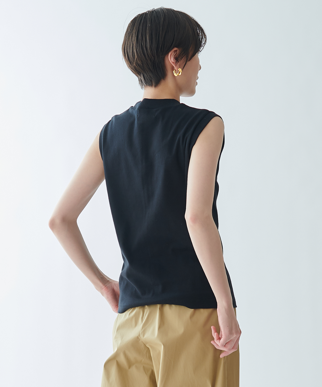 ハイネックノースリーブトップス – FACE SANS FARD ハイネックノースリーブトップス – FACE SANS FARD