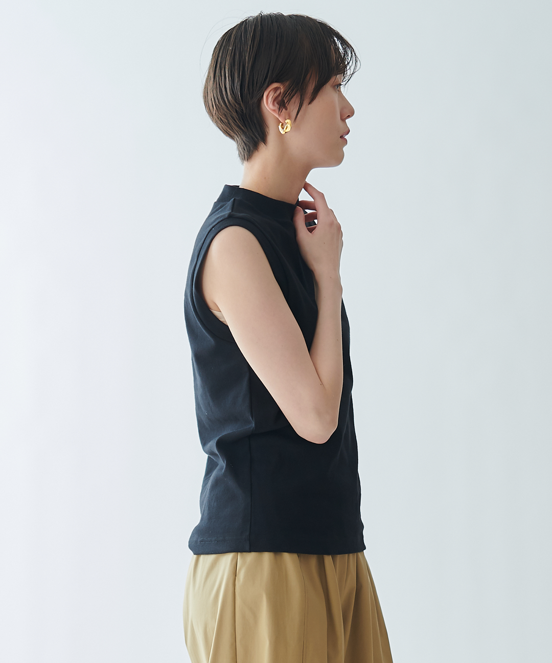 ハイネックノースリーブトップス – FACE SANS FARD ハイネックノースリーブトップス – FACE SANS FARD