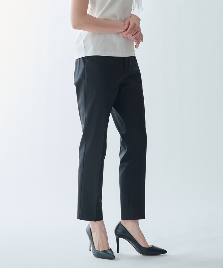 センターシームテーパードパンツ