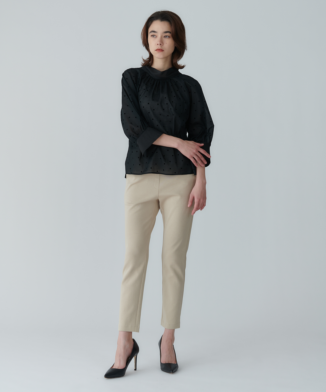 バックスリットパールパンツ