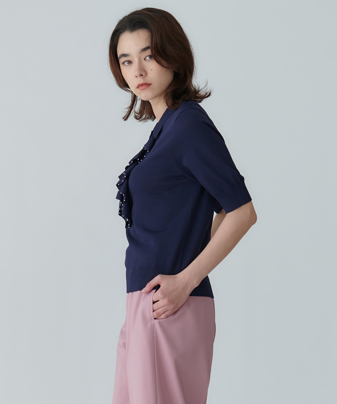 ラッフルデザインニット
