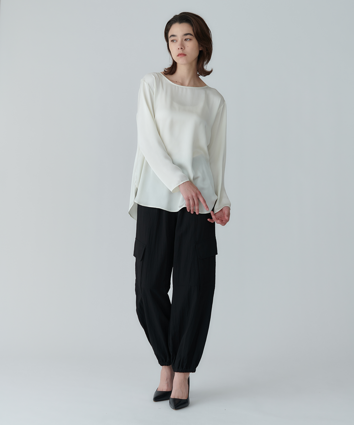 シルキーサテンシンプルブラウス