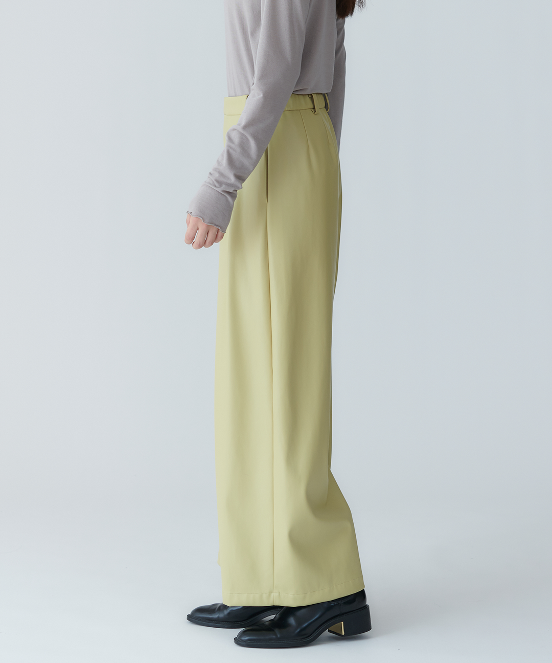 フェイクレザーカーブパンツ