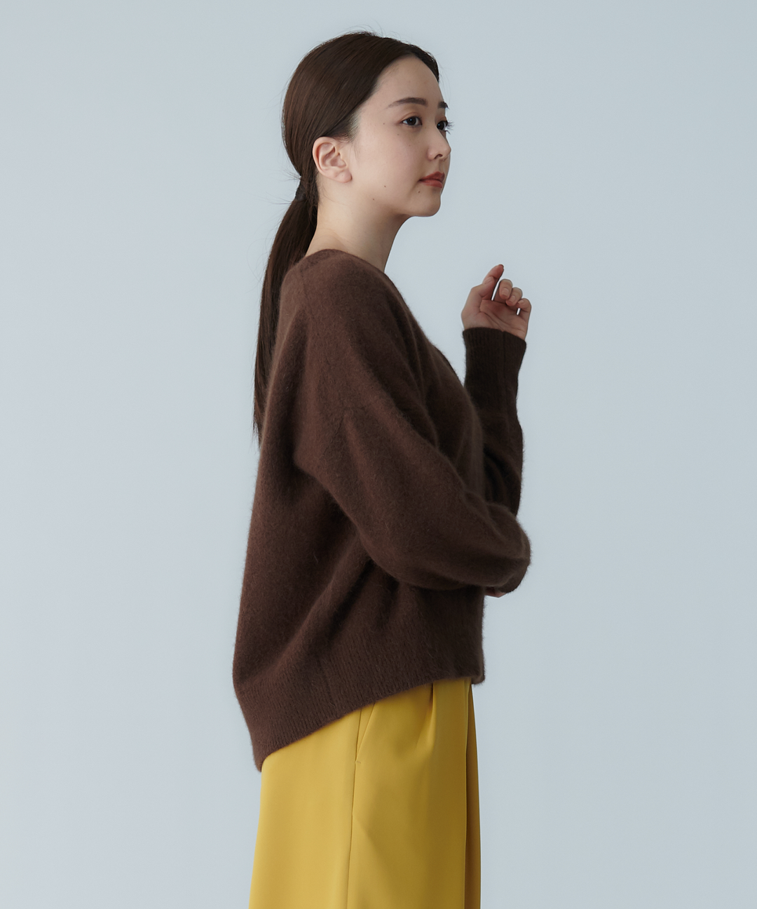 can　KAIKO ダークブラウン Vネックニット KAIKO（カイコー）の「KAIKO V NECK SWEATER（ニット/セーター