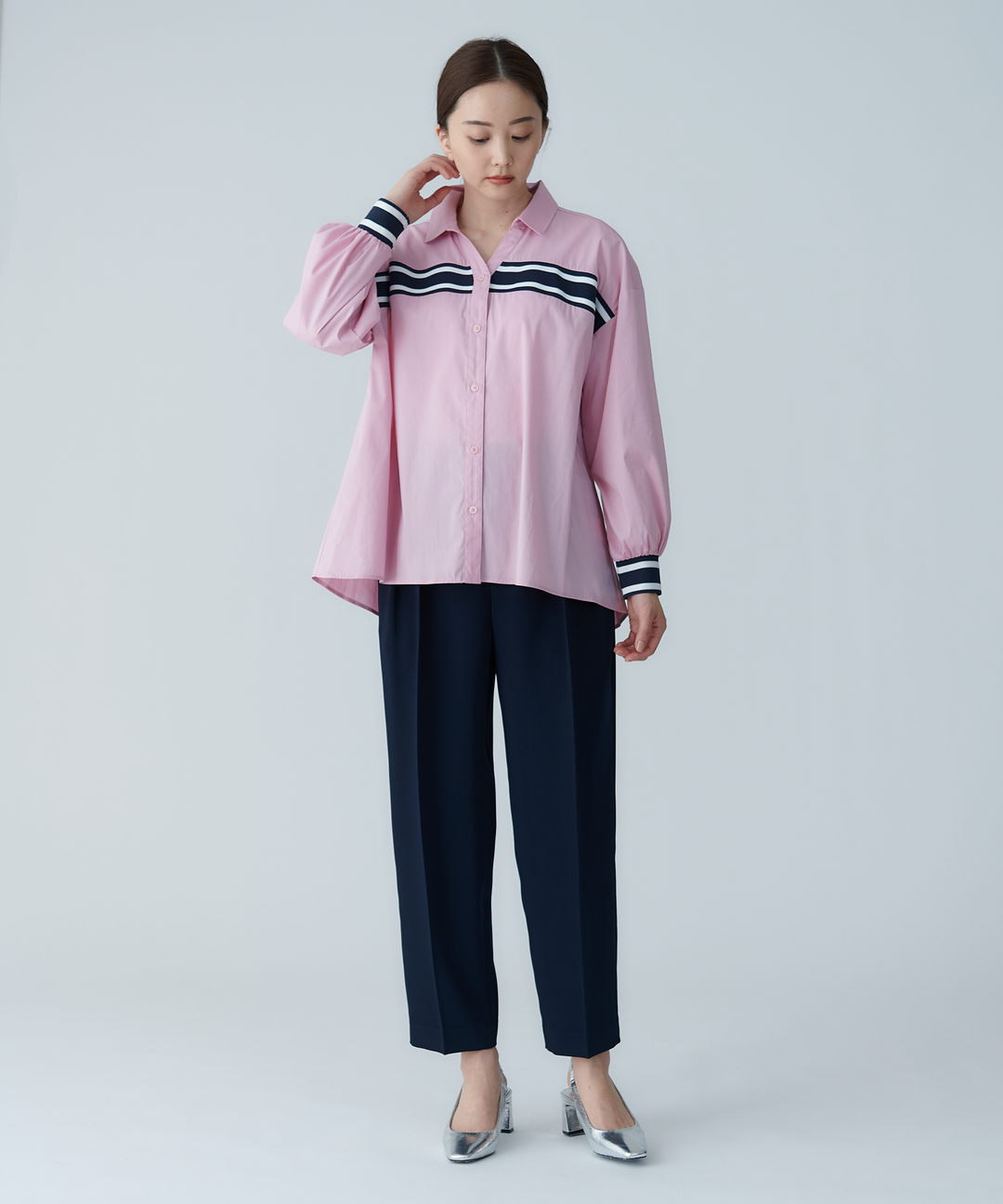 シンプルテーパードパンツ
