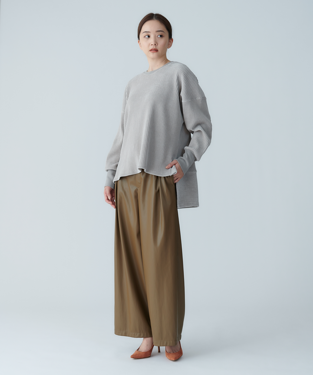 フェイクレザーカーブパンツ