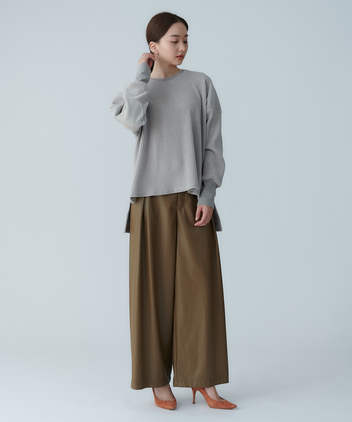フェイクレザーカーブパンツ