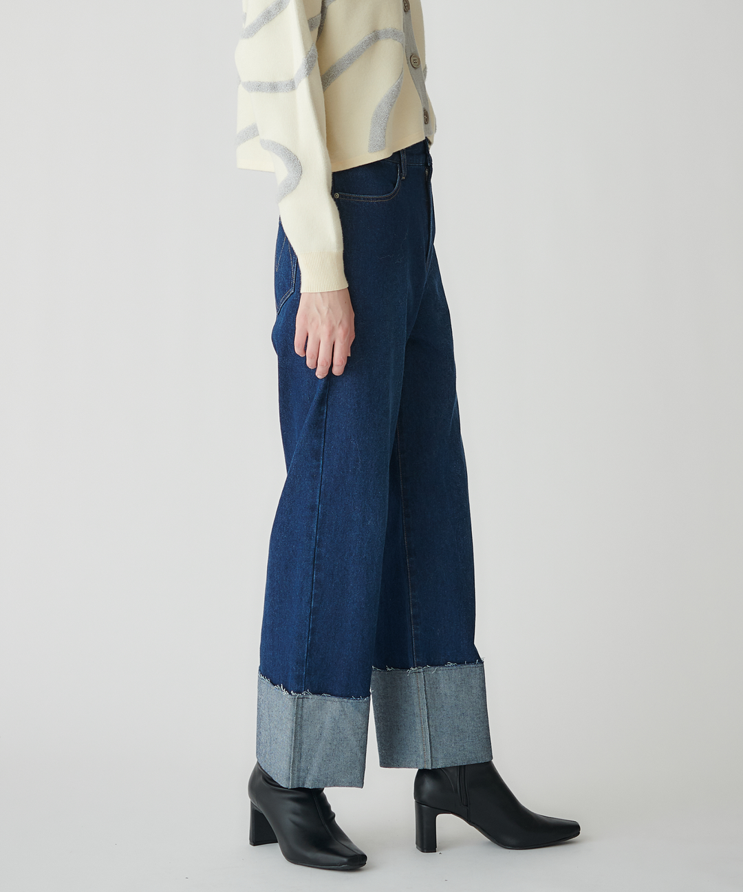 ロールアップストレートデニムパンツ