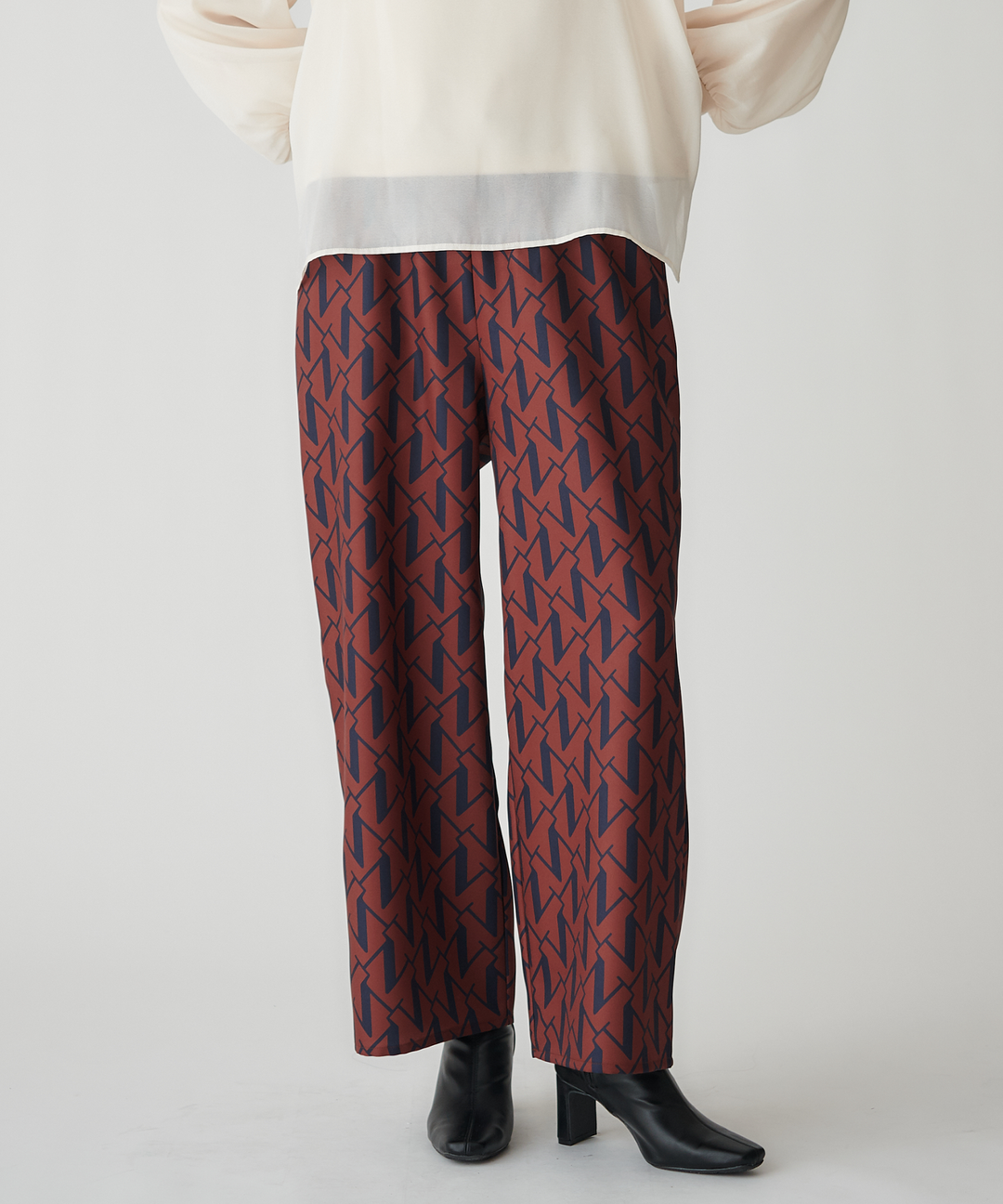 モデル H：173cm / 38 / ブラウン系