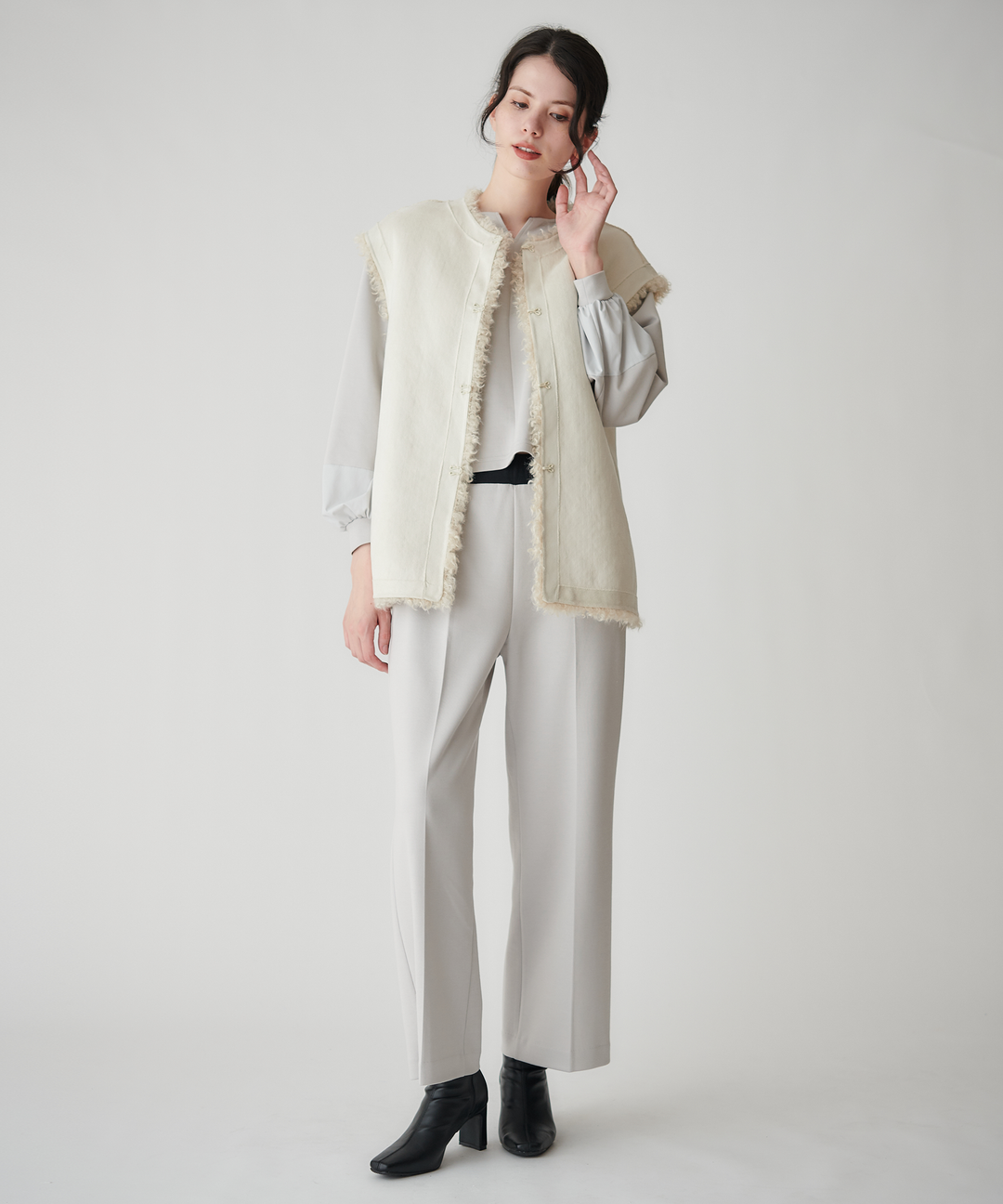 ストレートシルエットパンツ