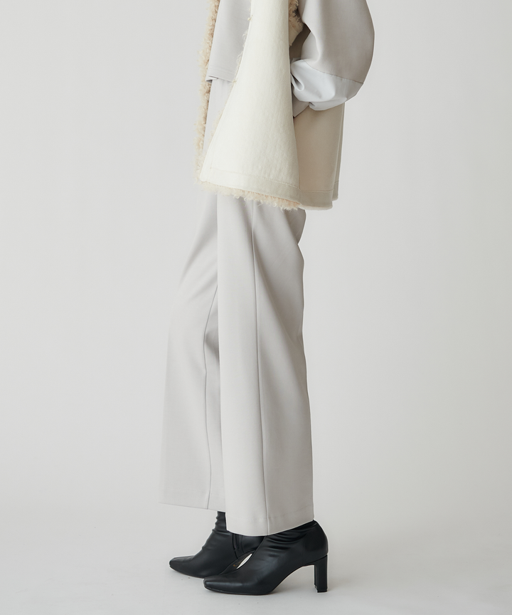 ストレートシルエットパンツ