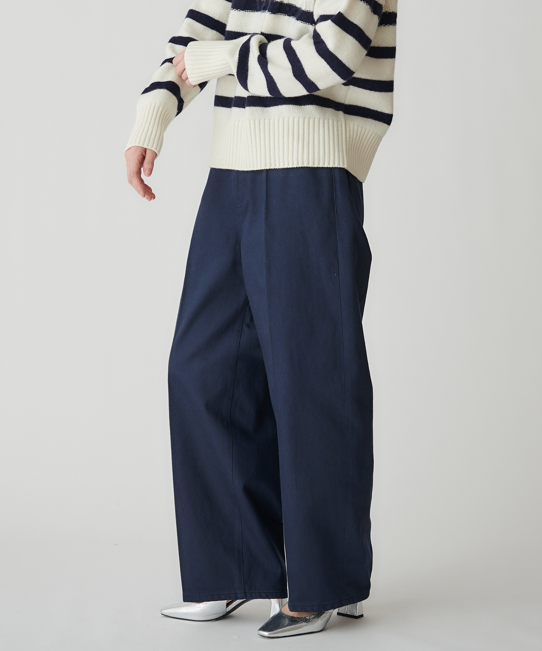 カーヴィーシルエットデニムパンツ