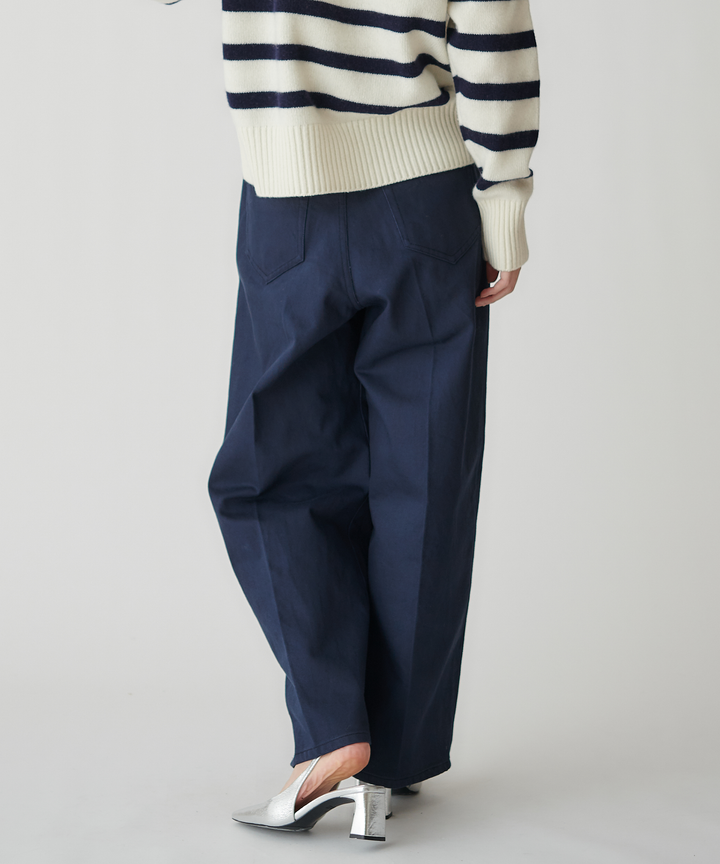 カーヴィーシルエットデニムパンツ