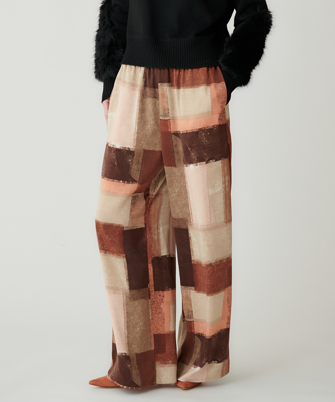 モデル H：167cm / 38 / ピンクオレンジスクエア柄