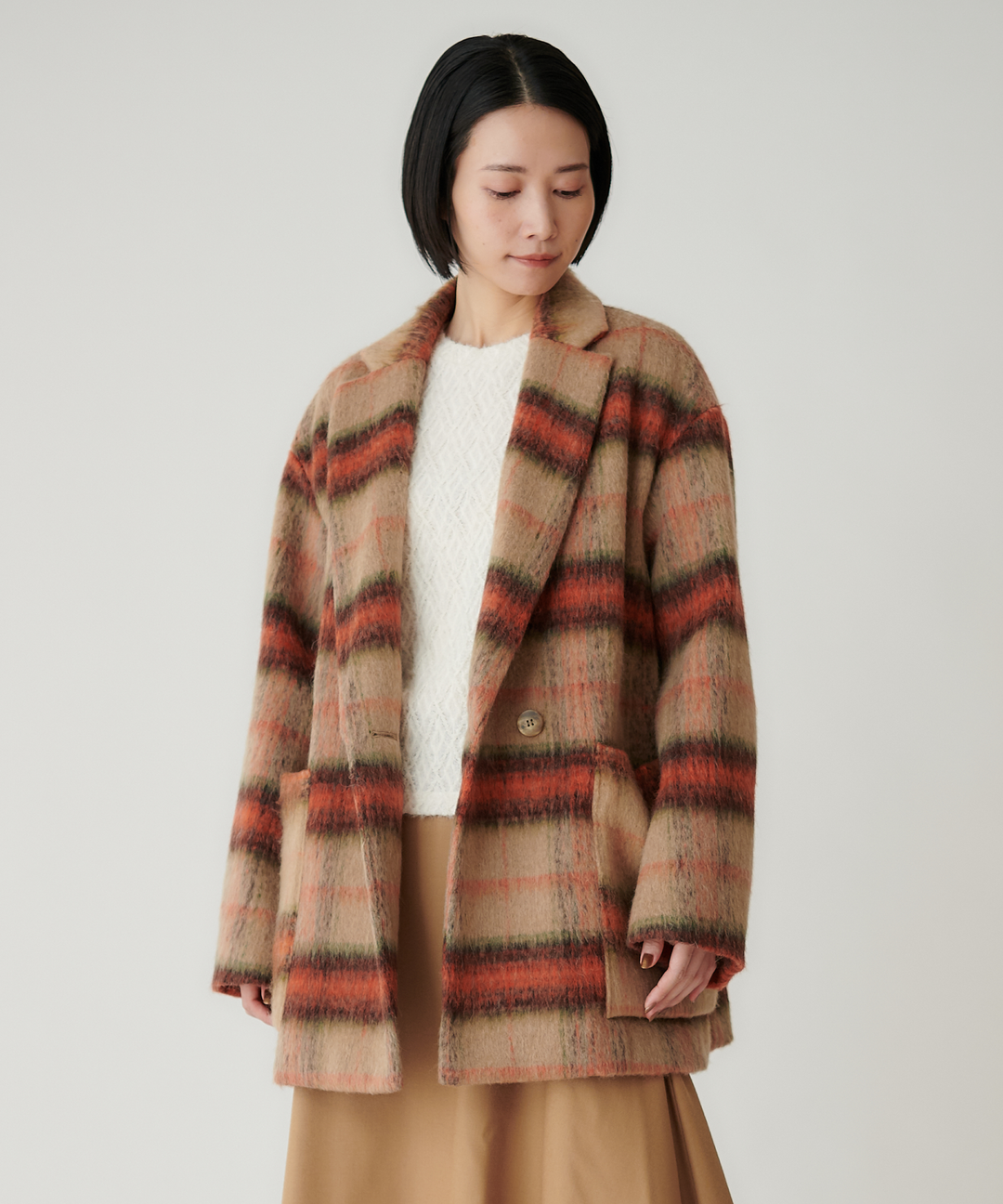 モデル H：167cm / 38 / ベージュ×オレンジ系