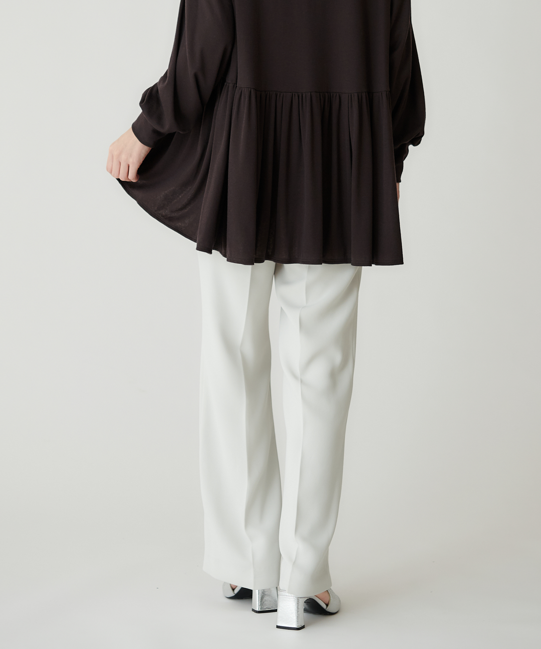 バックサテンジョーゼットパンツ