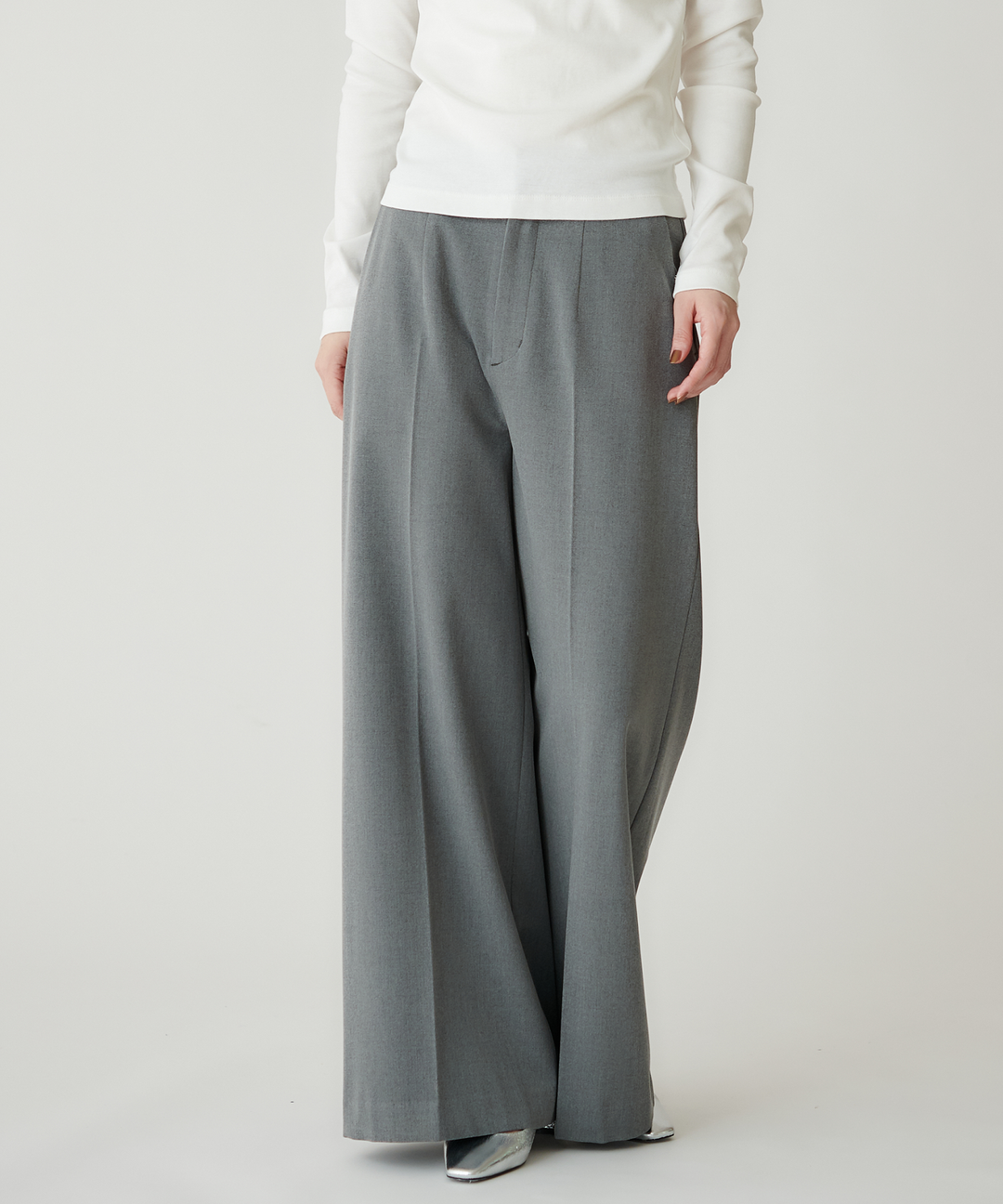 モデル H：167cm / 38 / グレー