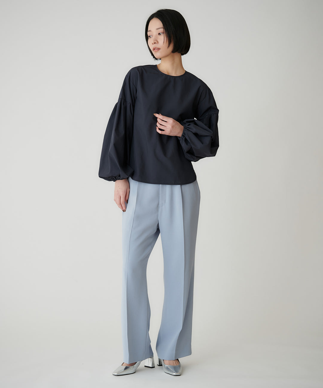 バックサテンジョーゼットパンツ