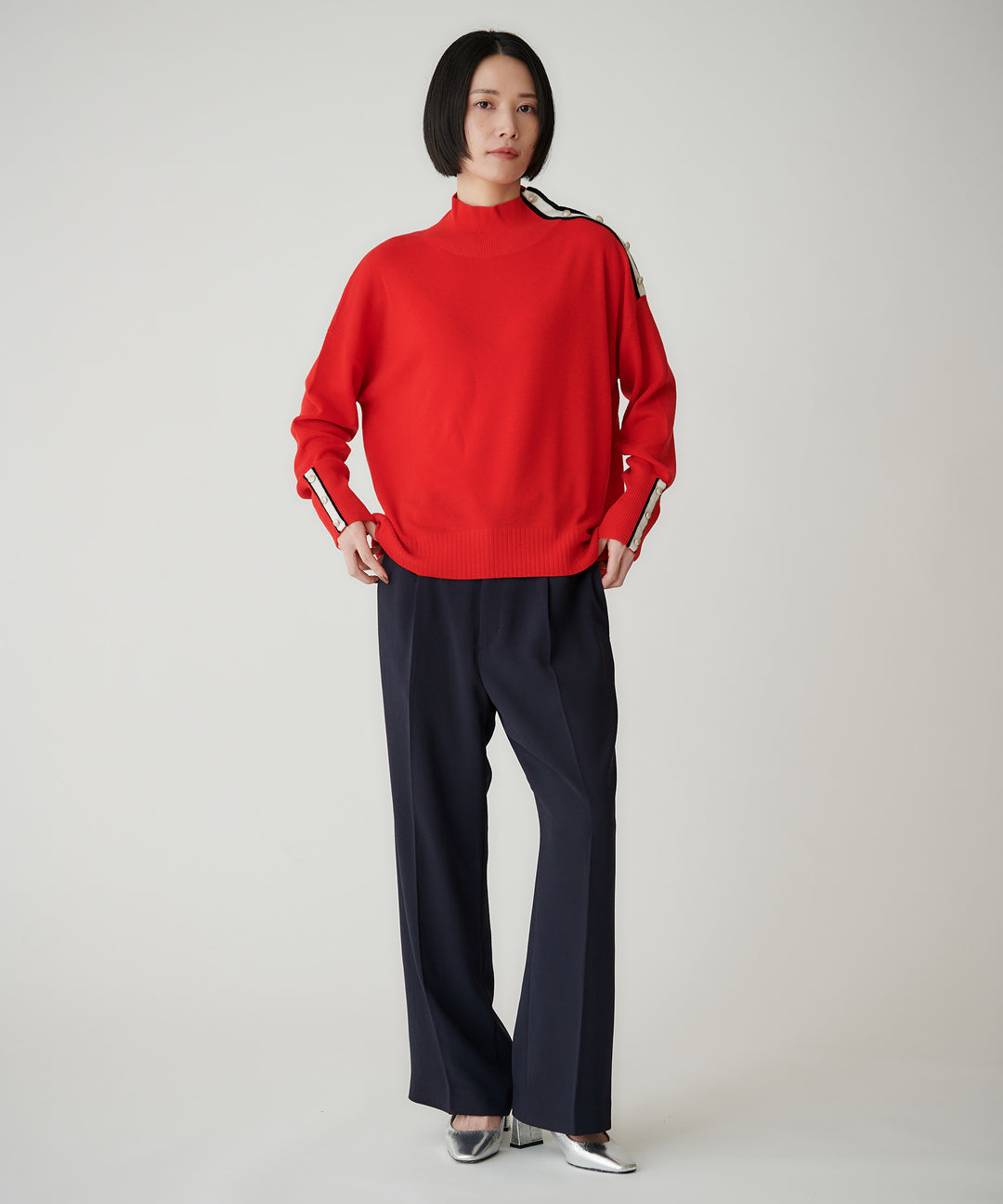 ラインテープトラッドスタンドネックニット