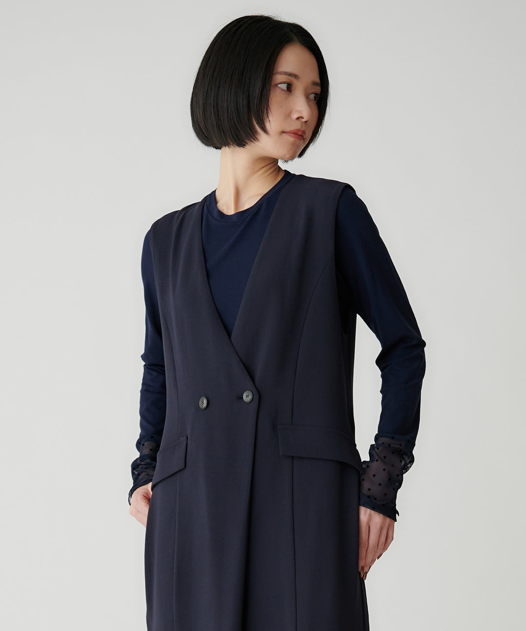 モデル H：167cm / 38 / ネイビー