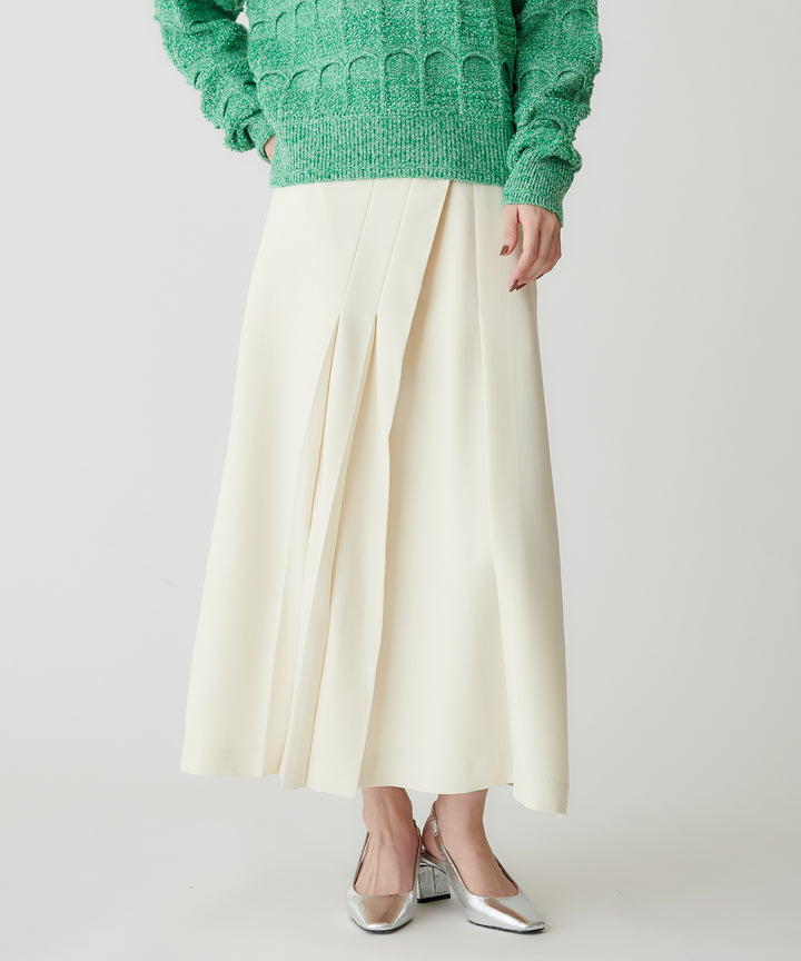 モデル H：167cm / 38 / オフホワイト